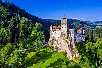 Descopera Transilvania - cazare cu vedere spre Bucegi si castelul Bran